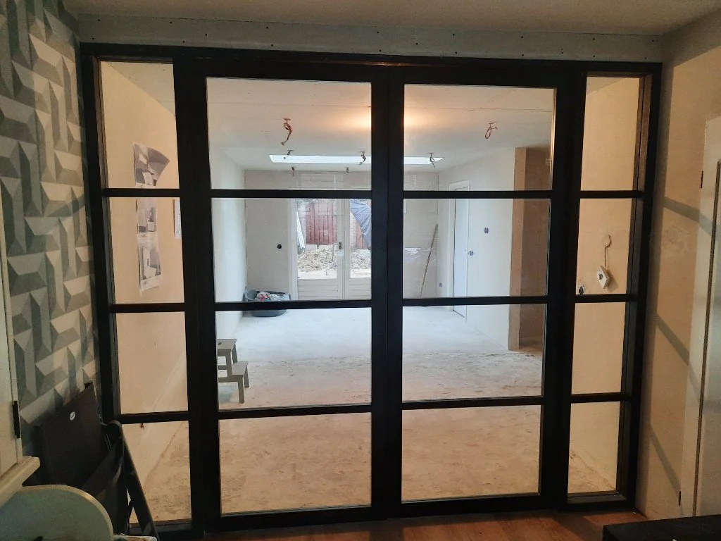 Glazen Wand Installatie